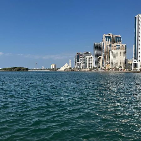 Holiday Home 2 Bedrooms Apartment For Family Only Sharjah Exterior foto